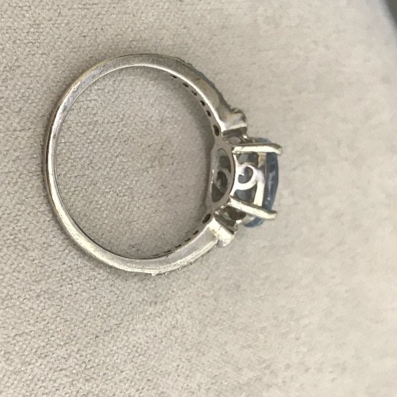AVON Sterling Silver Created Aquamaring Ring Size - Picture 6 of 7